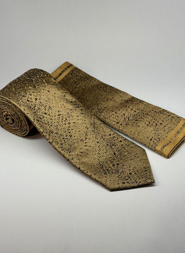 Bark Texture Tie & Pocket Square Set in Gold